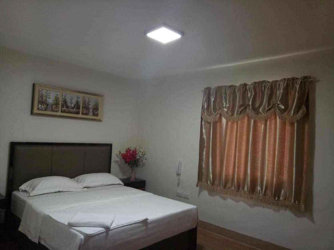 Meaco Royal Hotel - Batangas City Eksteriør billede