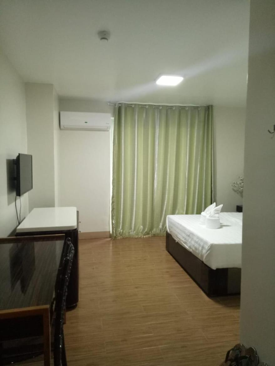 Meaco Royal Hotel - Batangas City Eksteriør billede