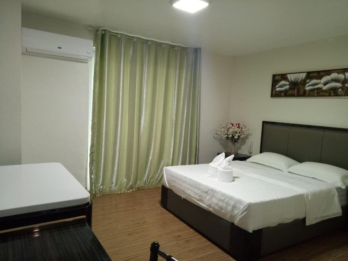 Meaco Royal Hotel - Batangas City Eksteriør billede