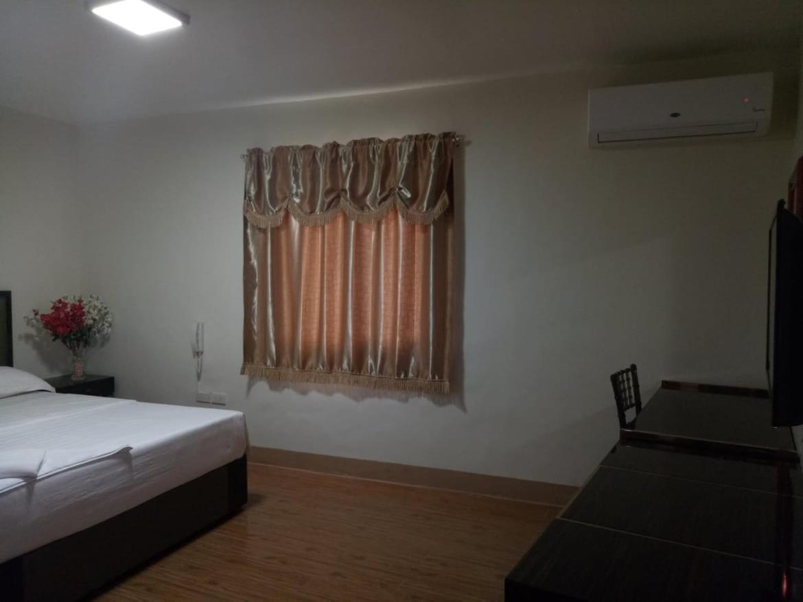 Meaco Royal Hotel - Batangas City Eksteriør billede
